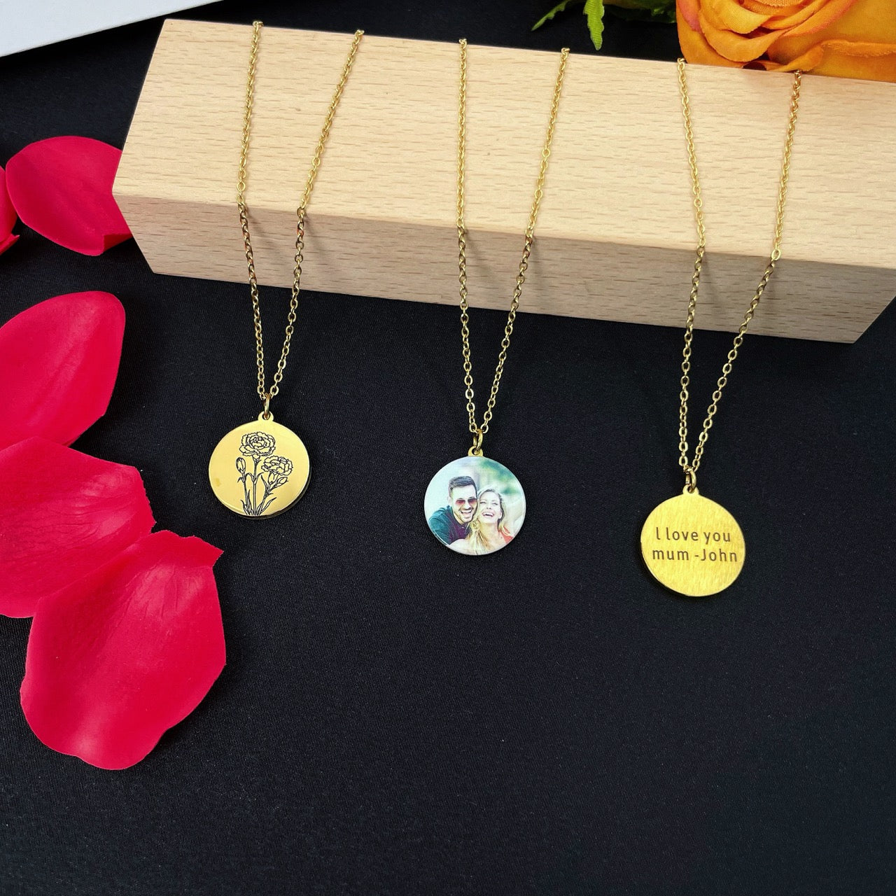 Custom Round Sketch Birth Month Flower Necklace